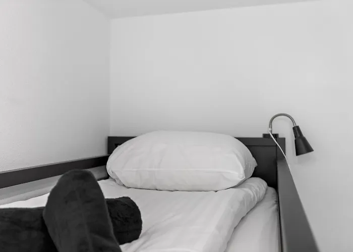 Zermatt, 4 Pers, 3 Lits - Balcon Avec Vue Et Petit Jardin