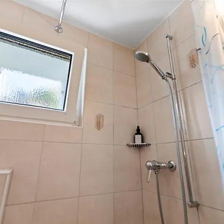 Zermatt, 4 Pers, 3 Lits - Balcon Avec Vue Et Petit Jardin